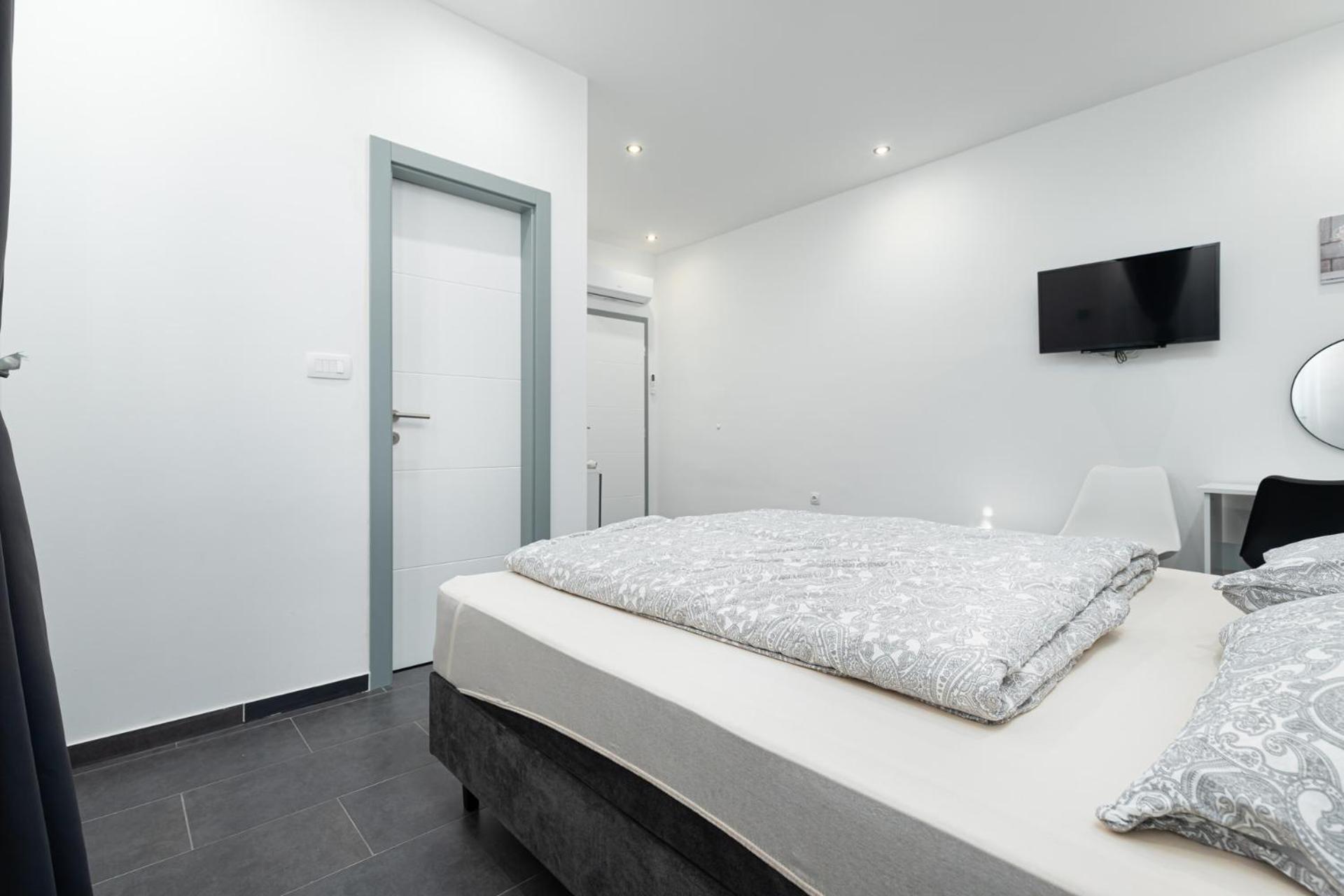 Rooms And Studio Flora Пореч Екстер'єр фото