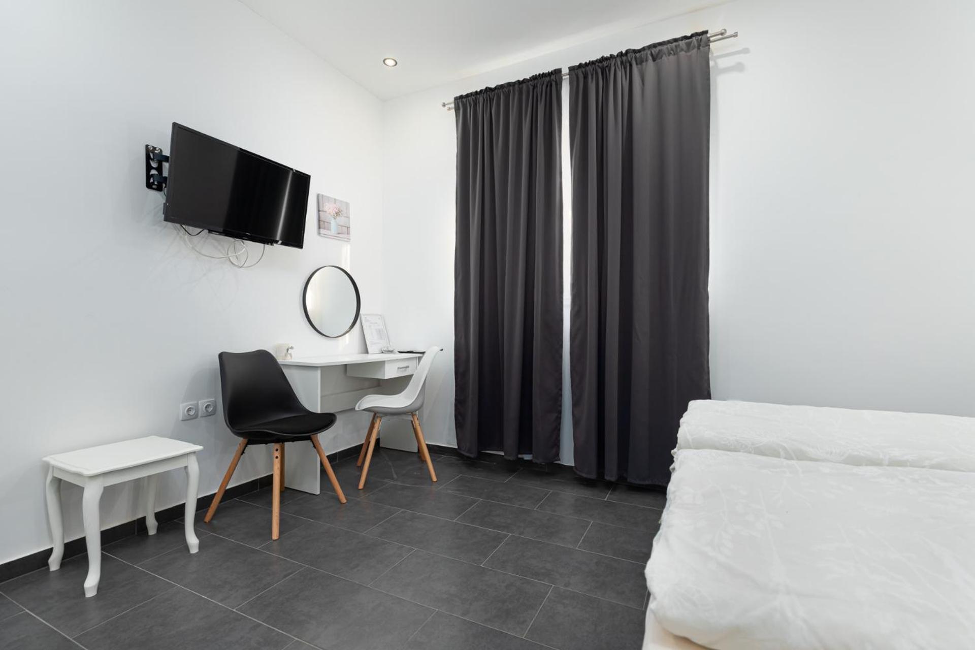 Rooms And Studio Flora Пореч Екстер'єр фото