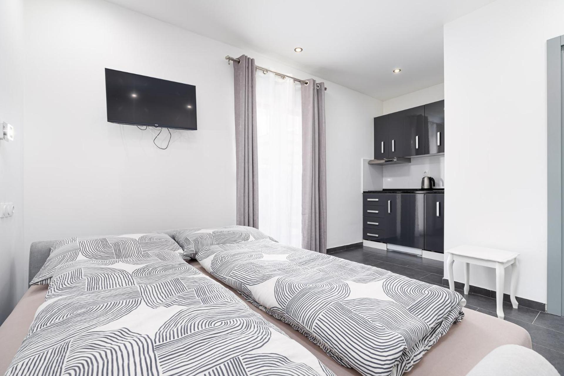 Rooms And Studio Flora Пореч Екстер'єр фото